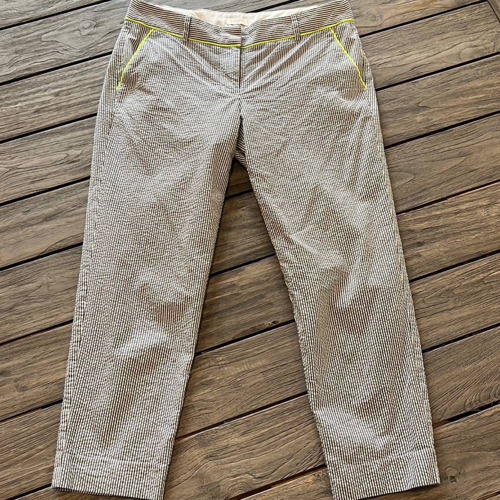 J CREW SEERSUCKER CLAM DIGGER PANTS SIZE8 100% COTTON WITH NEON GREEN PIPING WOW